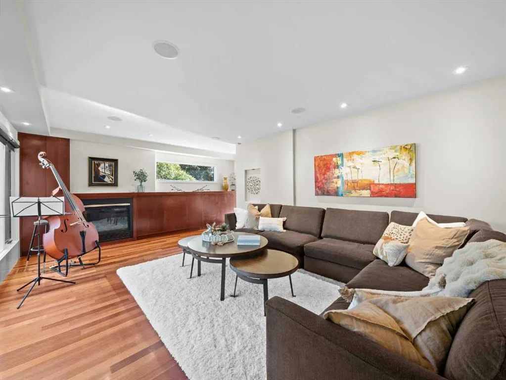 2716 Carleton Street SW