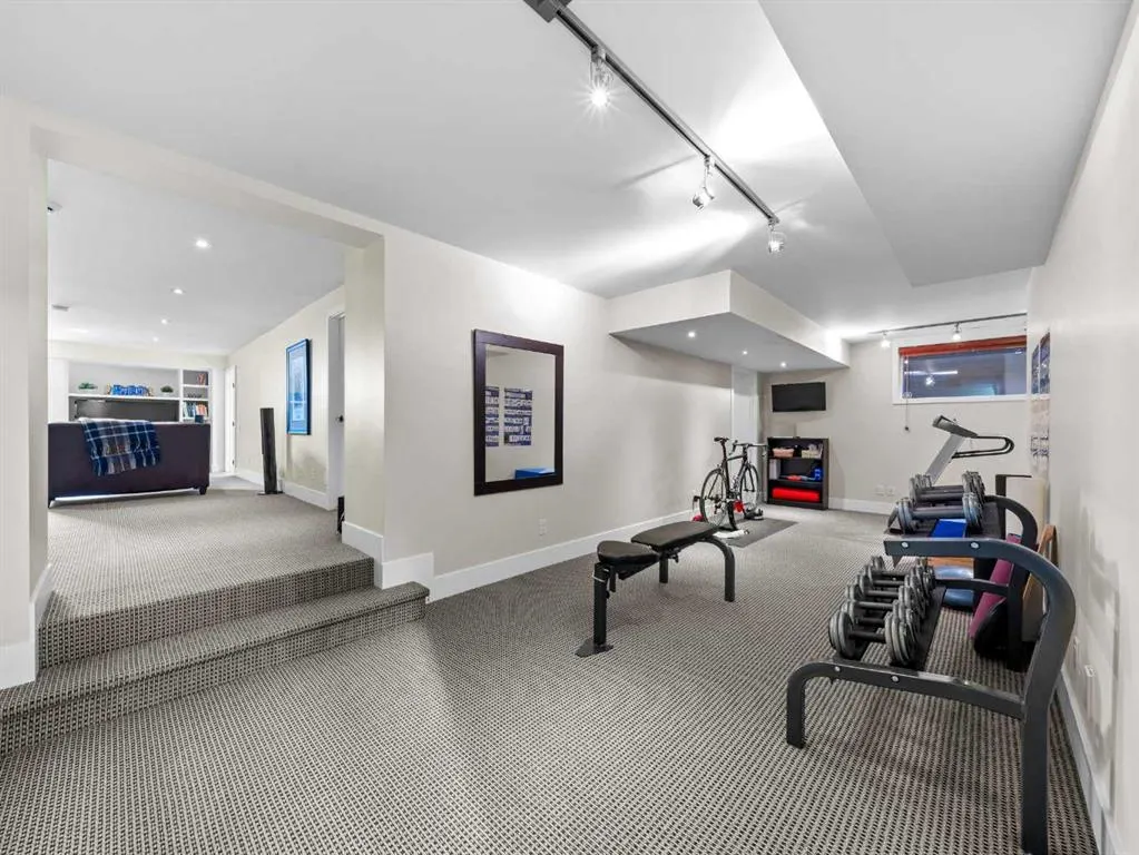 2716 Carleton Street SW