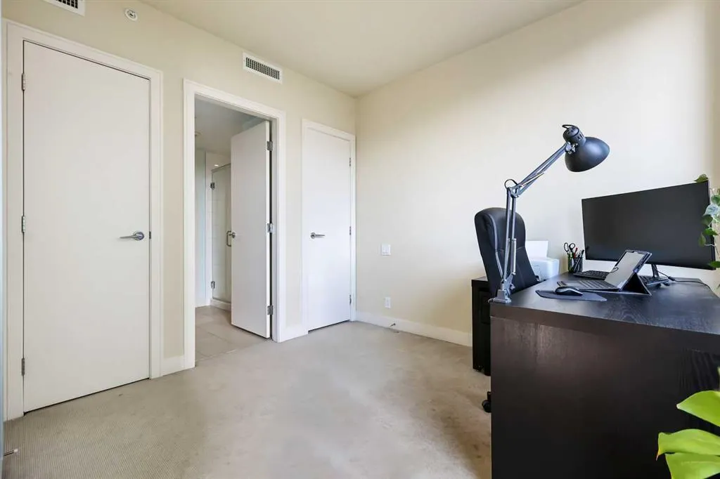 222 Riverfront Avenue SW, #825