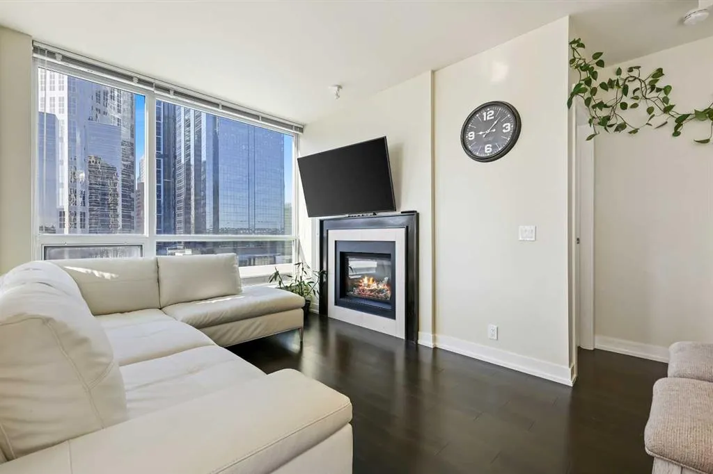 222 Riverfront Avenue SW, #825