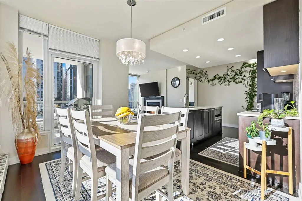 222 Riverfront Avenue SW, #825