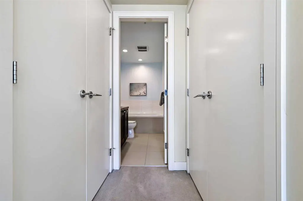 222 Riverfront Avenue SW, #825