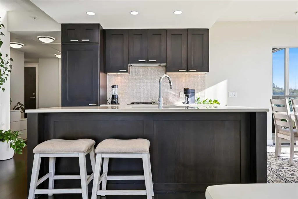 222 Riverfront Avenue SW, #825