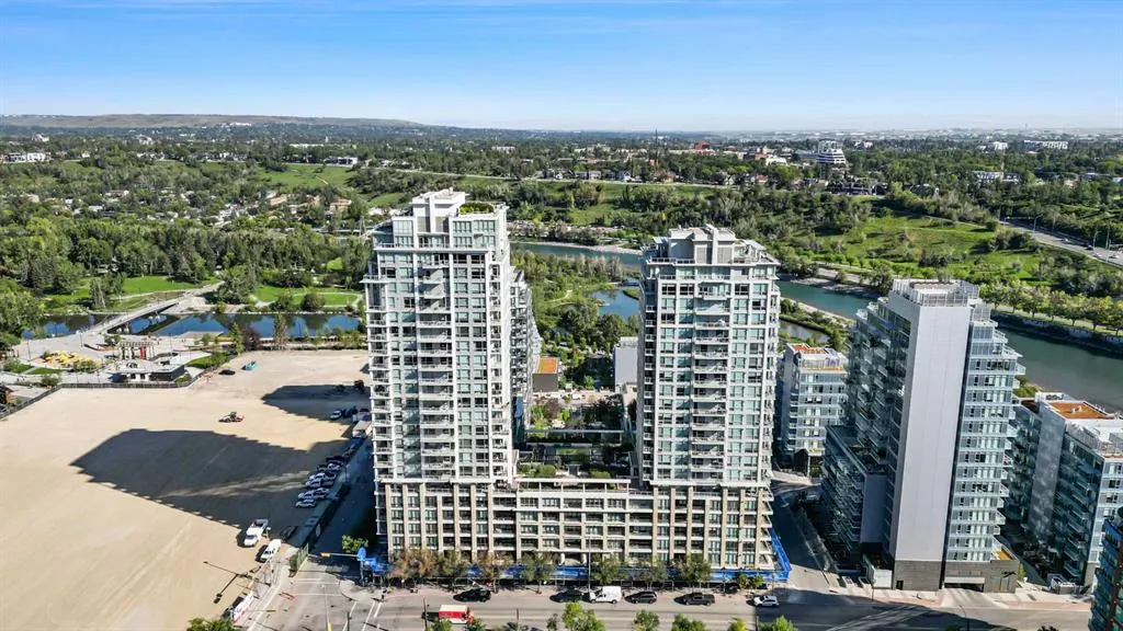 222 Riverfront Avenue SW, #825