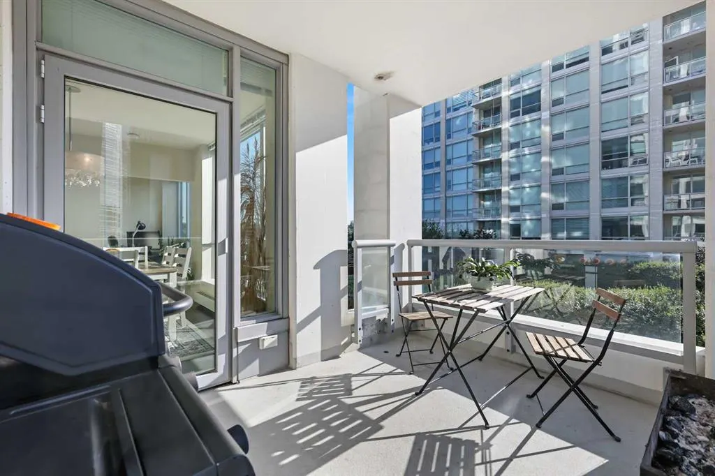 222 Riverfront Avenue SW, #825