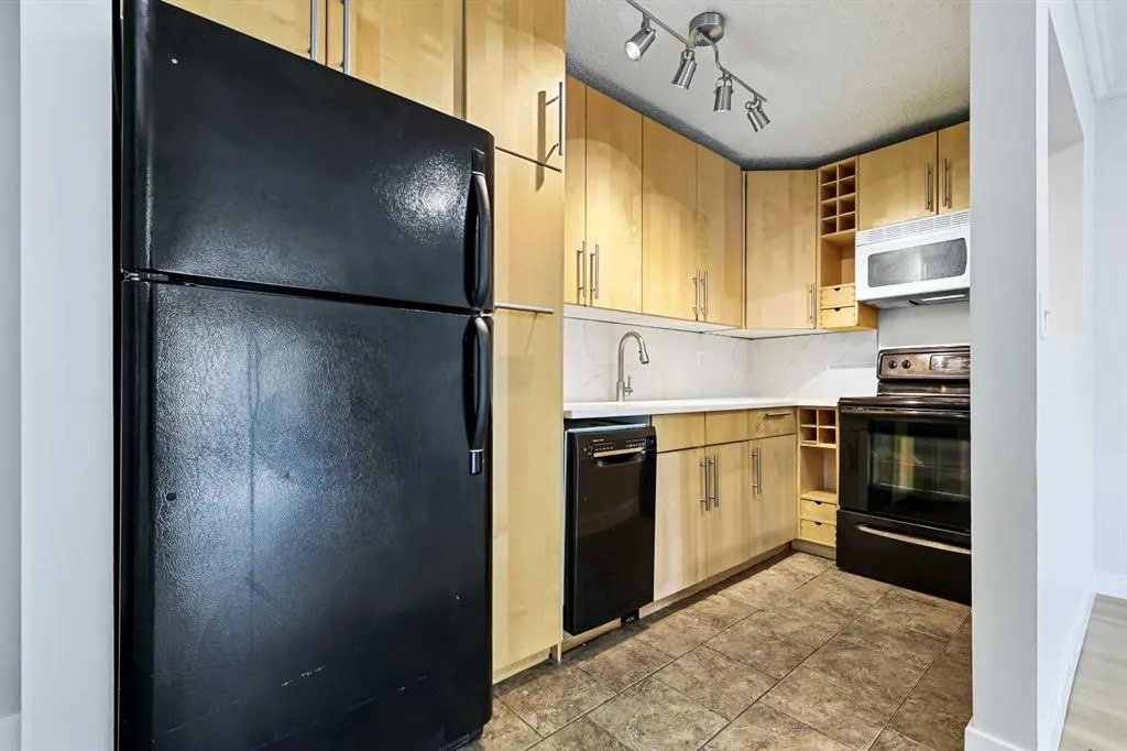 732 57 Avenue SW, #305