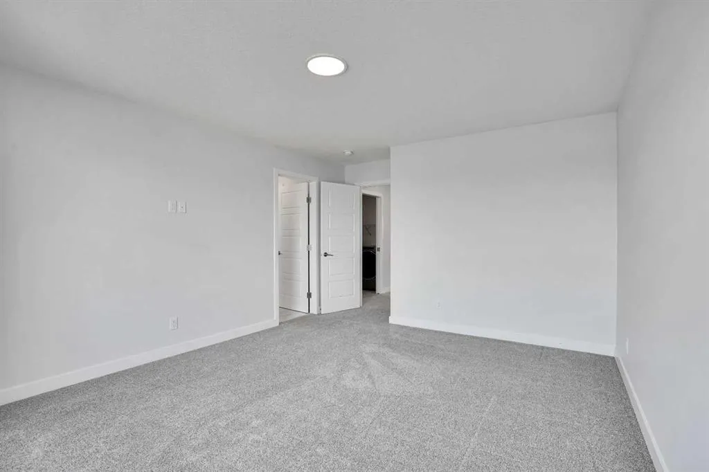 601 Corner Meadows Way NE