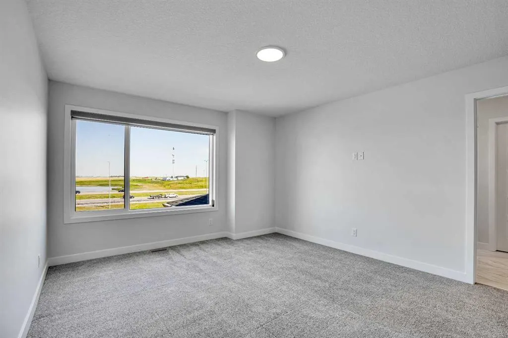 601 Corner Meadows Way NE