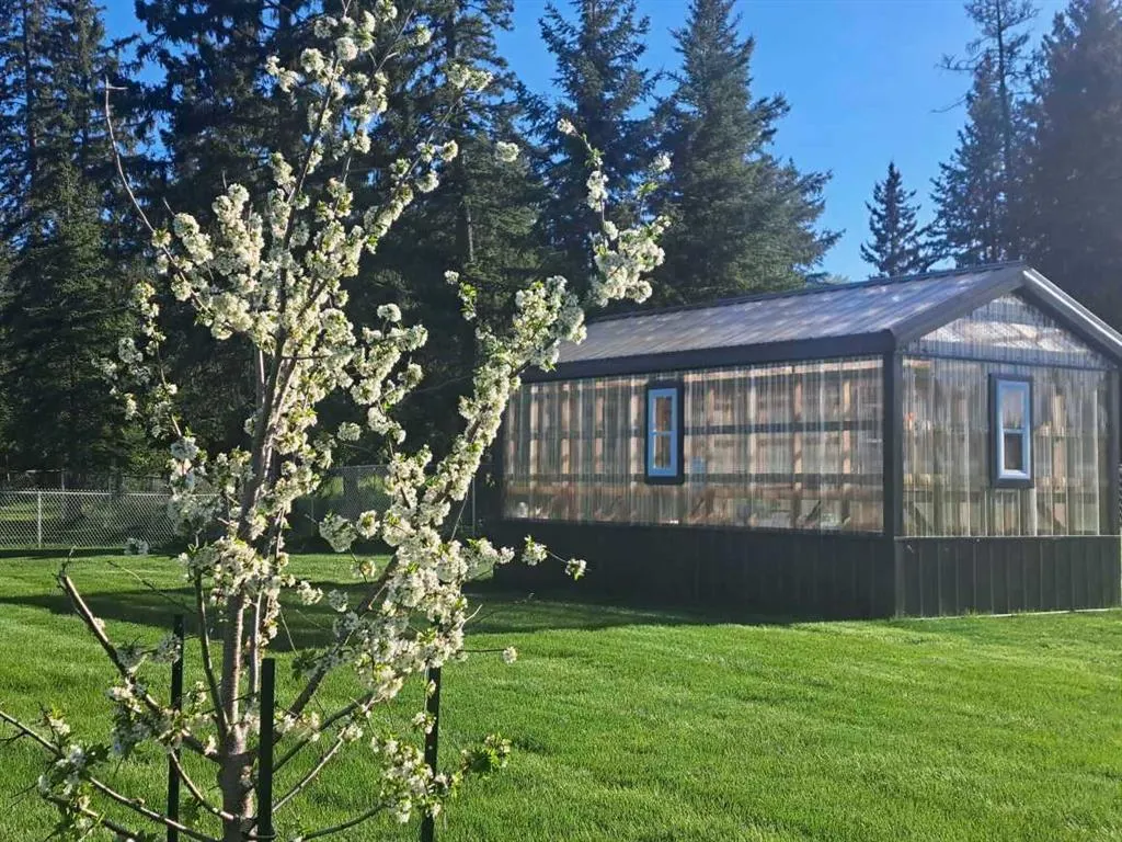 112 MEADOW PONDS