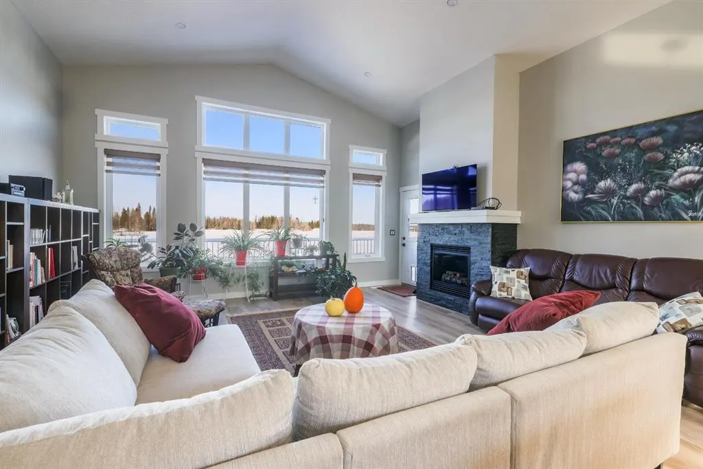112 MEADOW PONDS