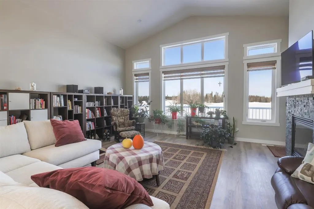 112 MEADOW PONDS