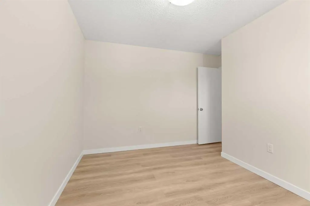 1804 17 Street SE