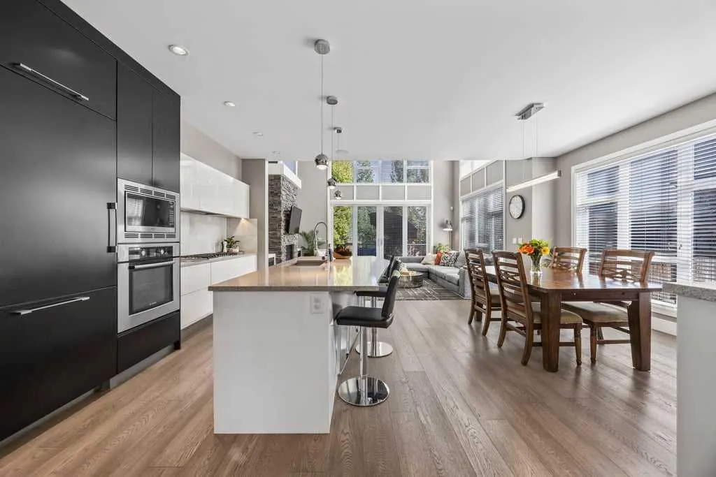 6 West Point Mews SW