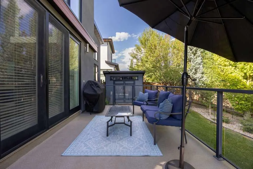 6 West Point Mews SW