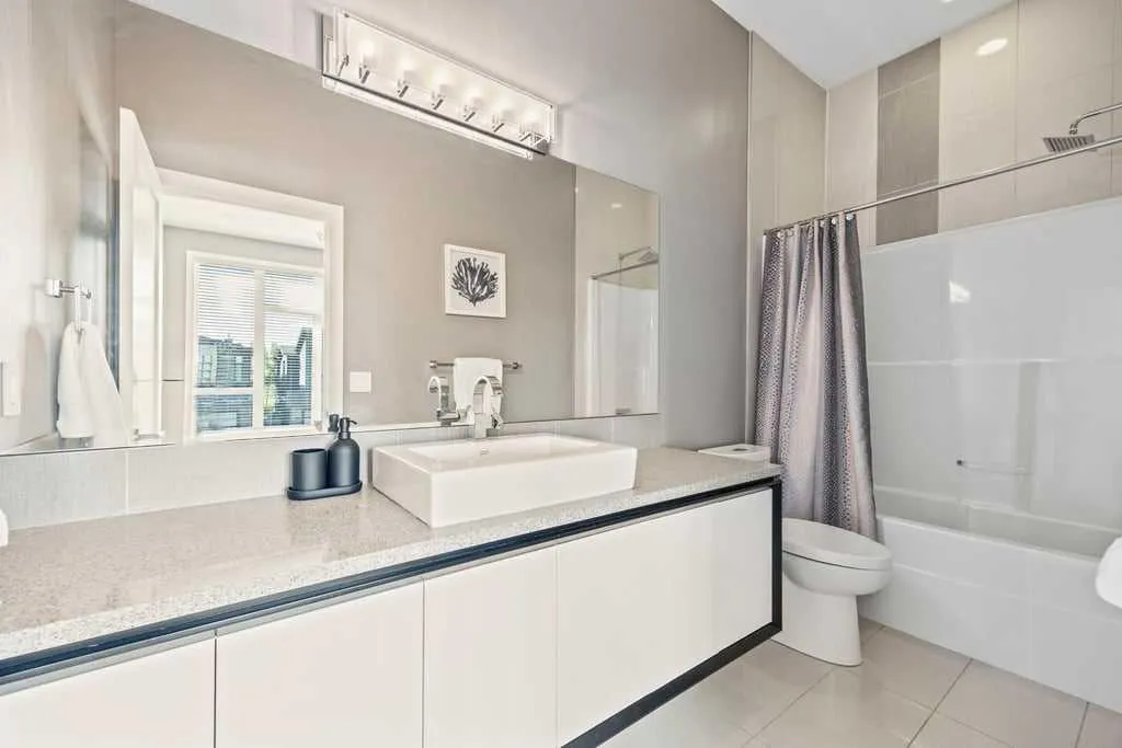 6 West Point Mews SW