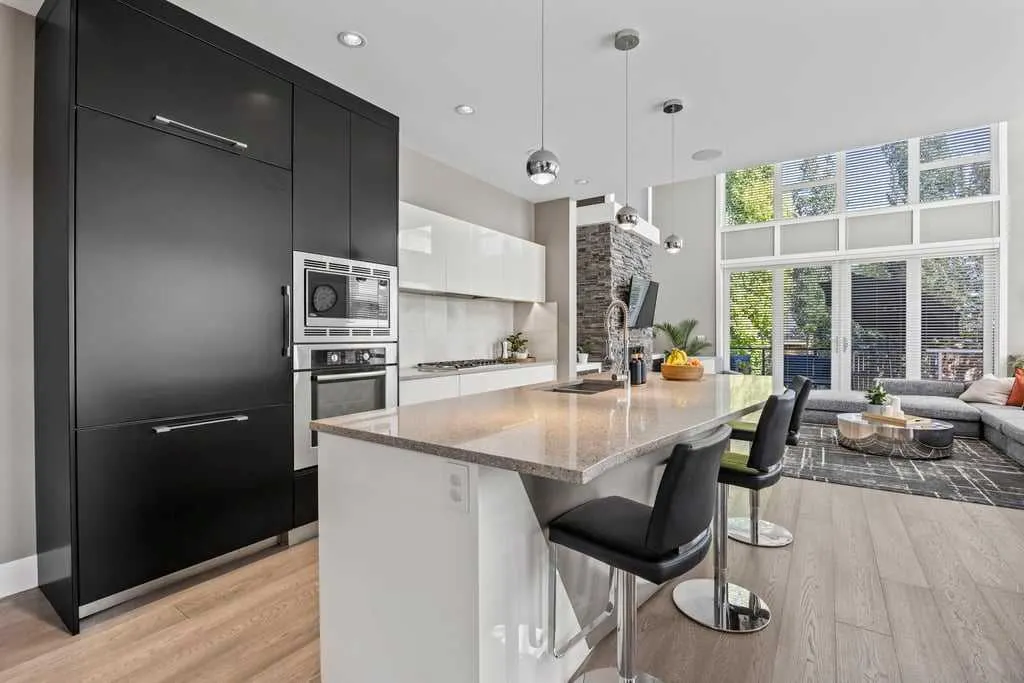 6 West Point Mews SW