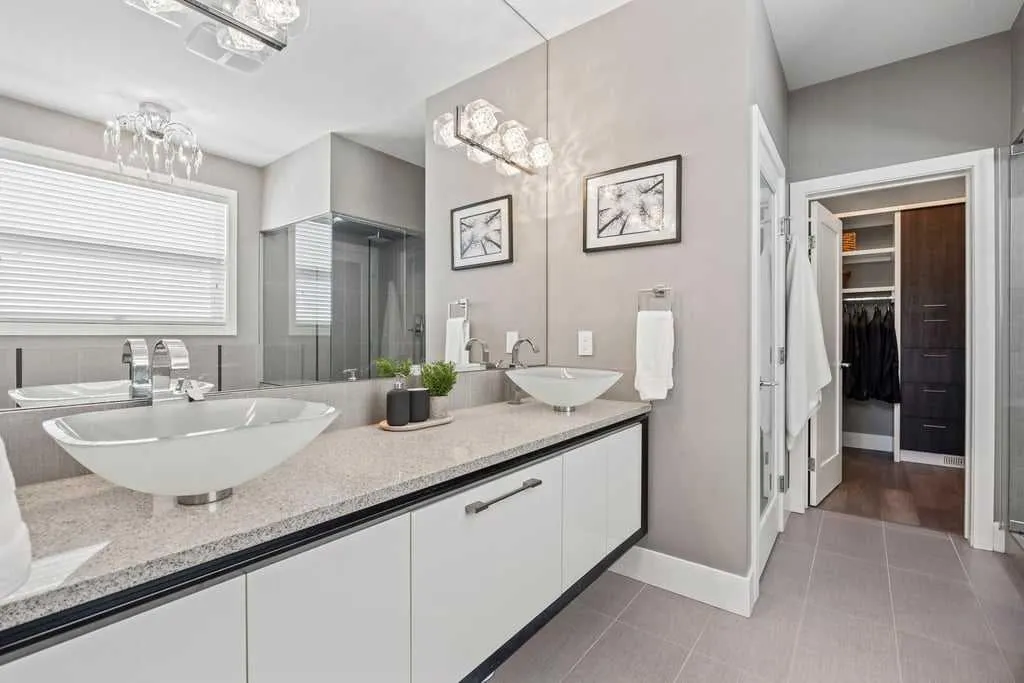 6 West Point Mews SW