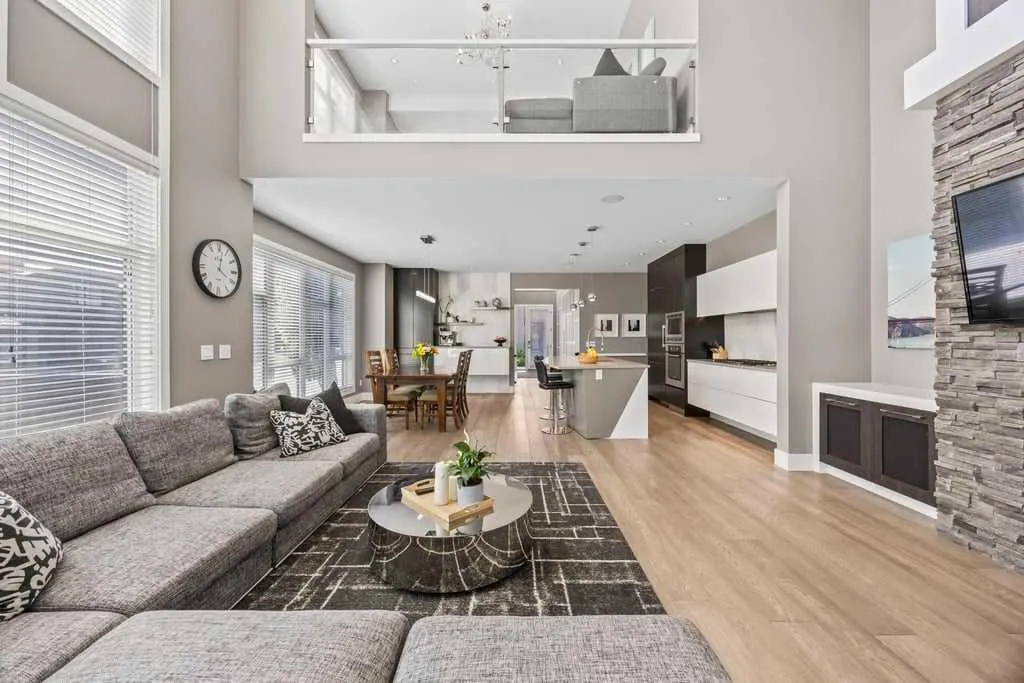 6 West Point Mews SW