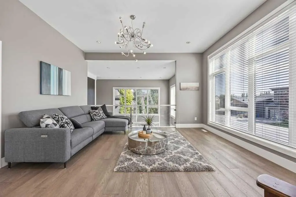6 West Point Mews SW