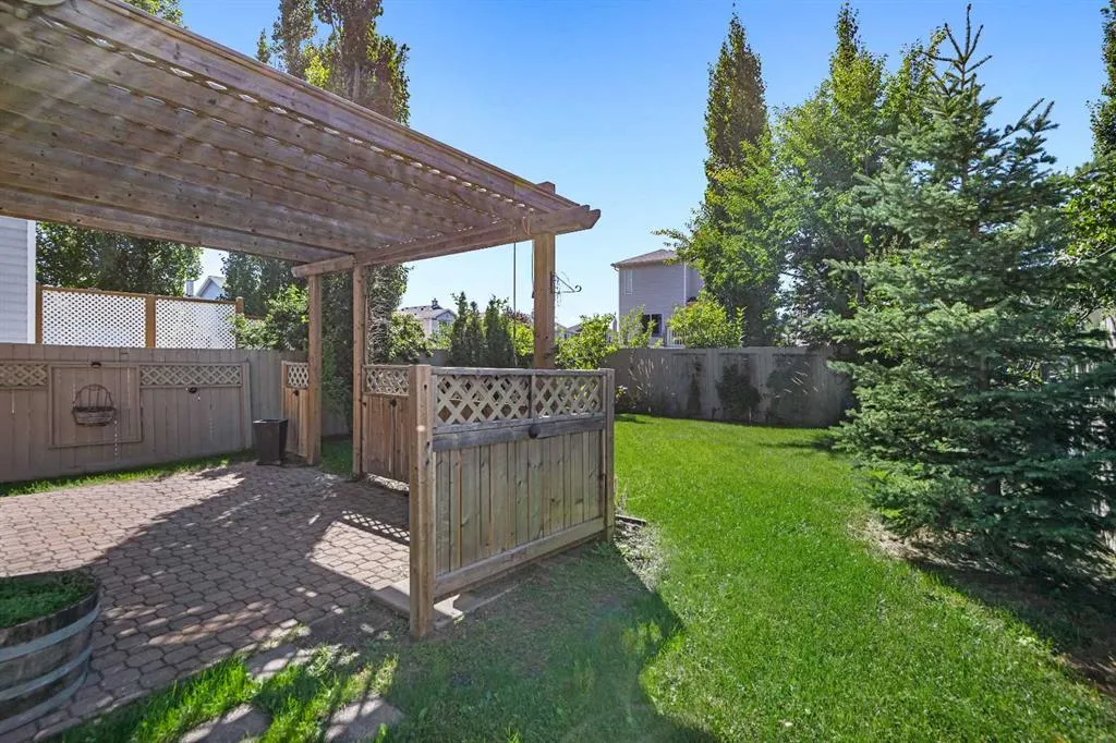 329 Bridleridge Way SW