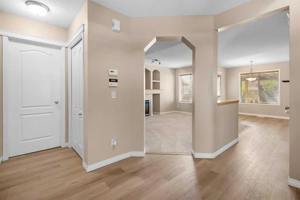 329 Bridleridge Way SW