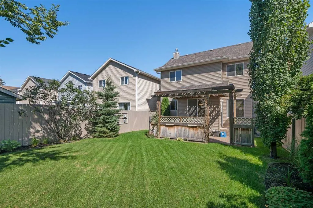 329 Bridleridge Way SW