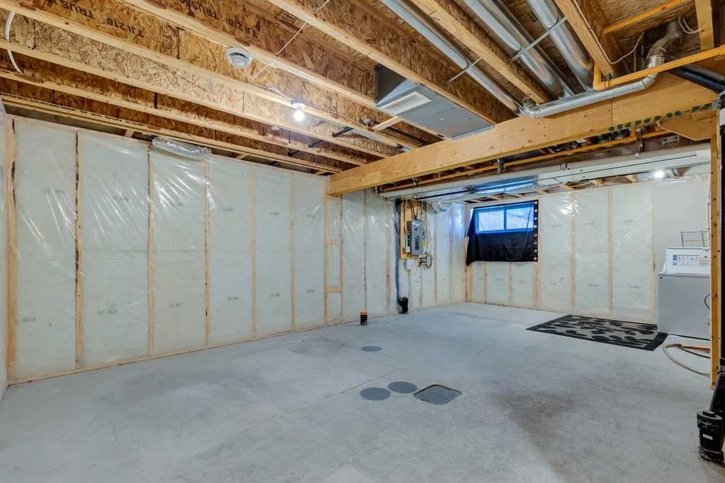 44 Howse Drive NE