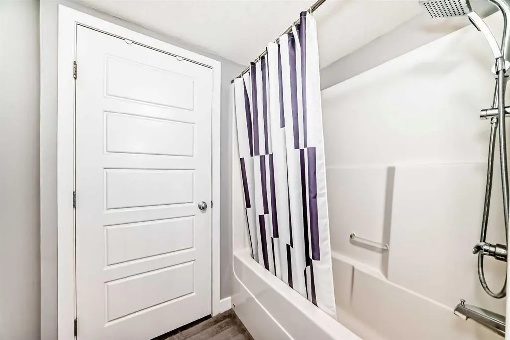 2781 Chinook Winds Drive SW, #2106