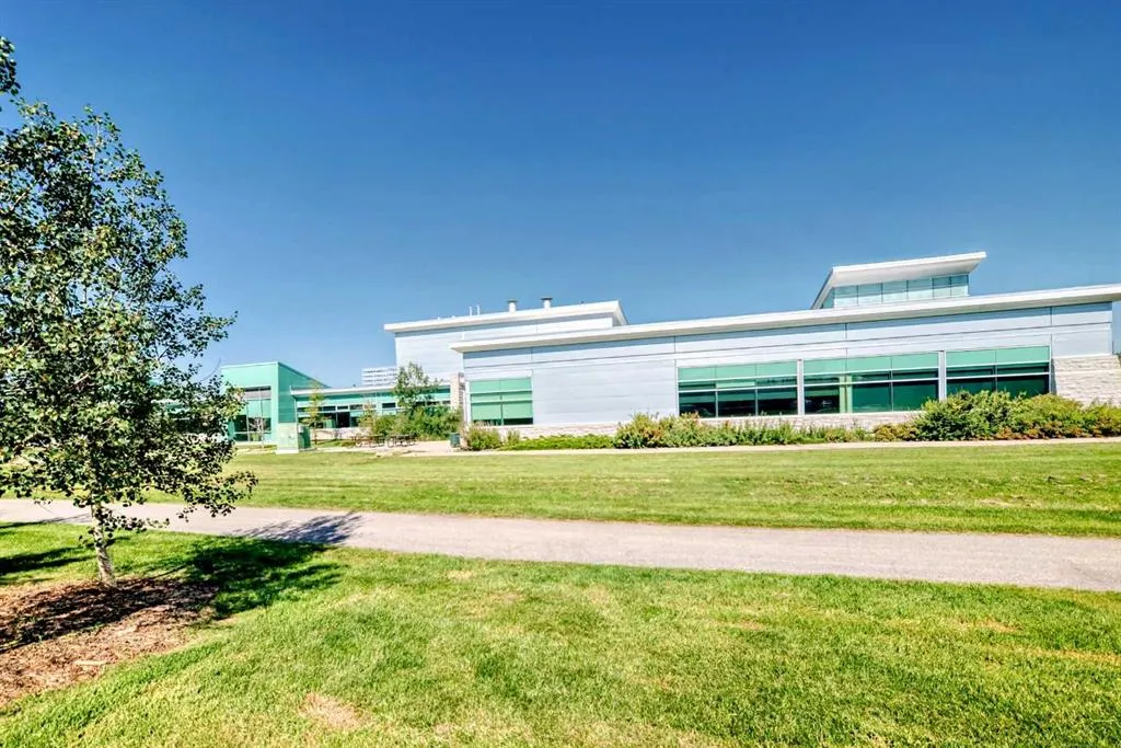 2781 Chinook Winds Drive SW, #2106
