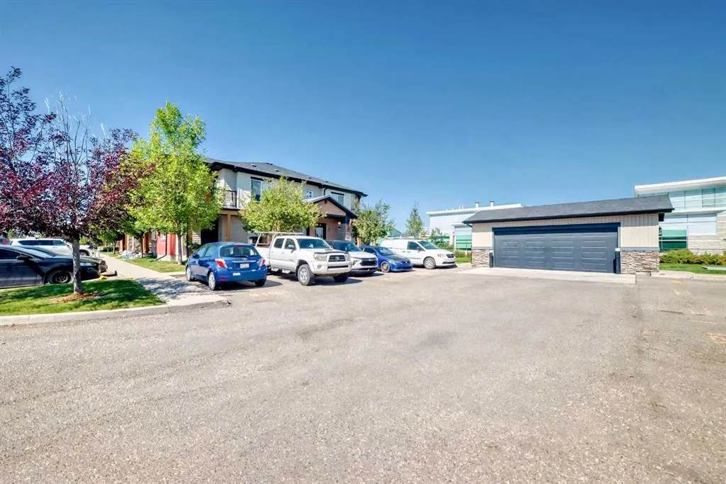 2781 Chinook Winds Drive SW, #2106