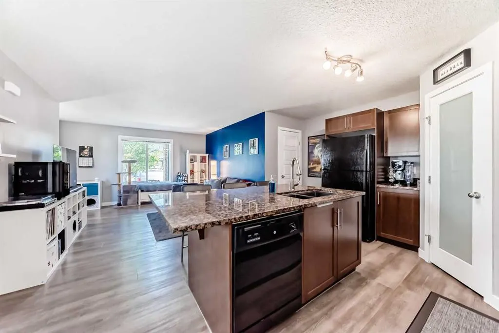 2781 Chinook Winds Drive SW, #2106