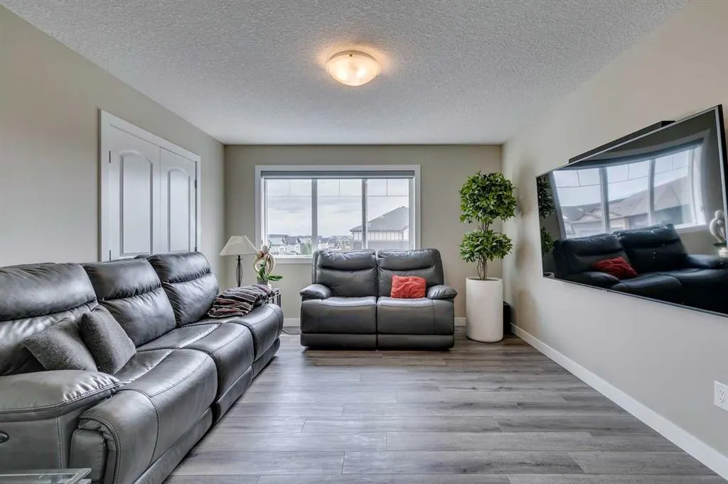153 Walgrove Terrace SE