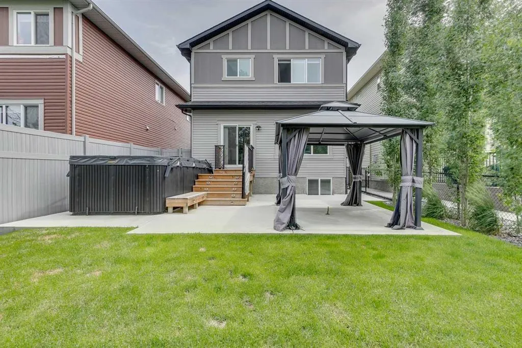 153 Walgrove Terrace SE