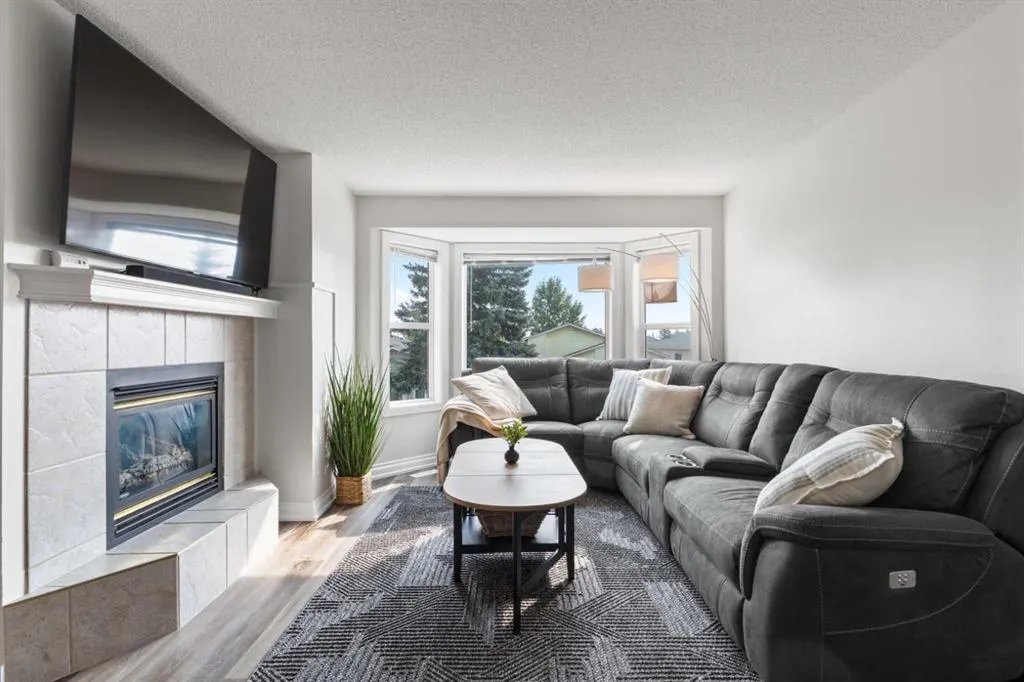 9 Sandarac Way NW