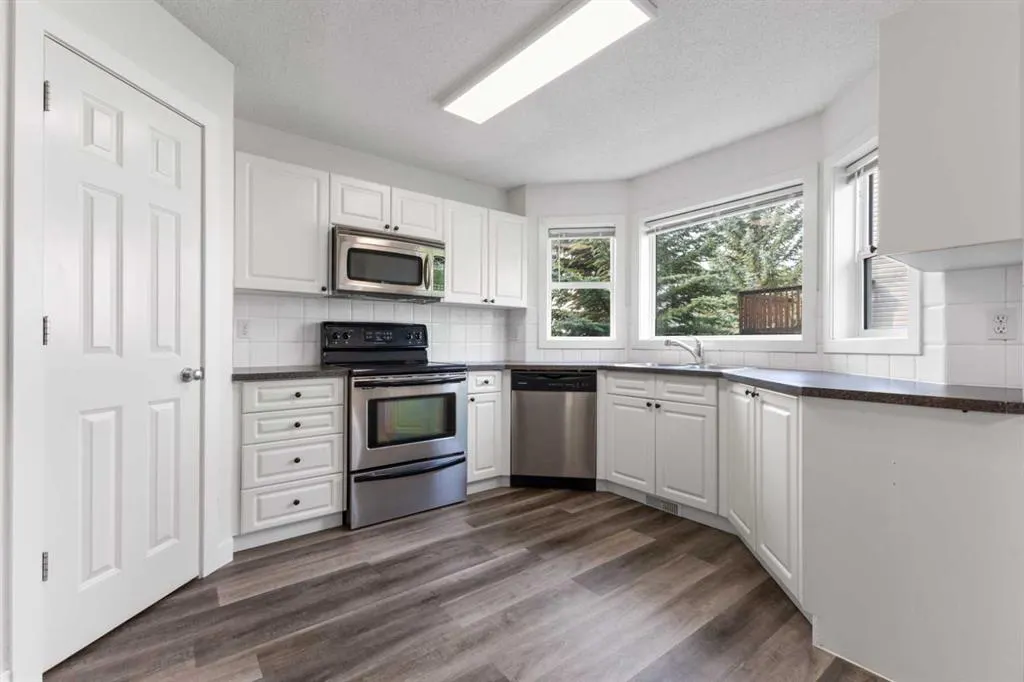 9 Sandarac Way NW