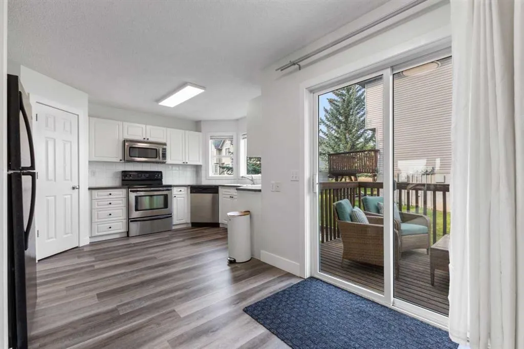 9 Sandarac Way NW