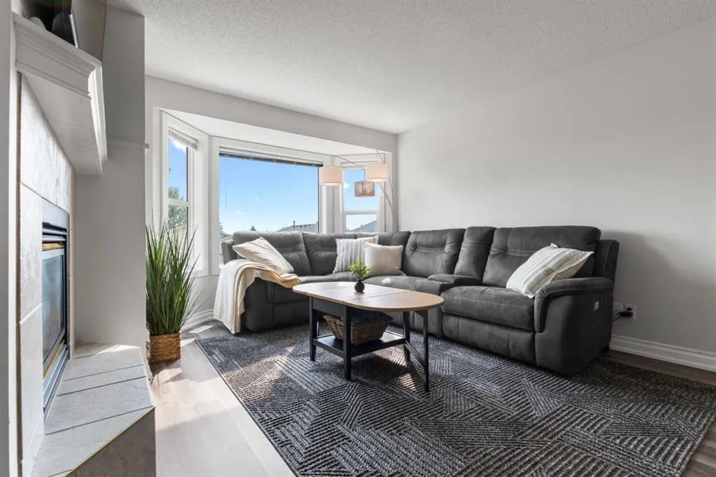 9 Sandarac Way NW