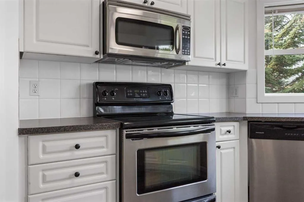 9 Sandarac Way NW