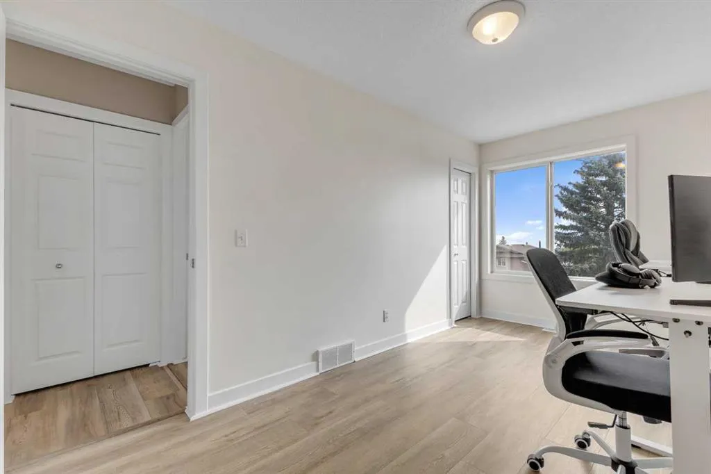9 Sandarac Way NW