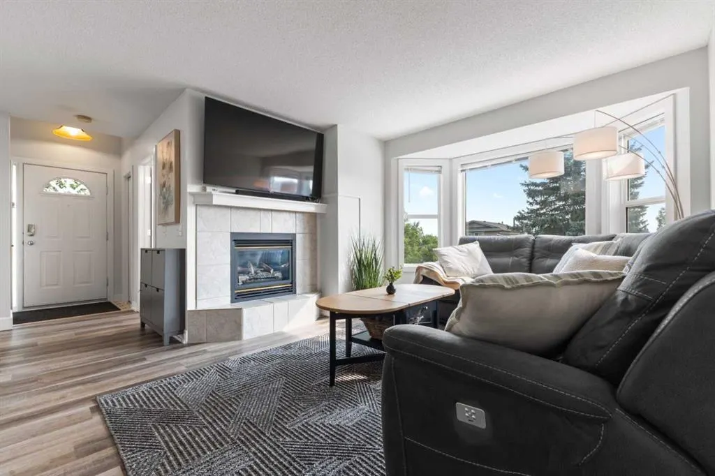 9 Sandarac Way NW