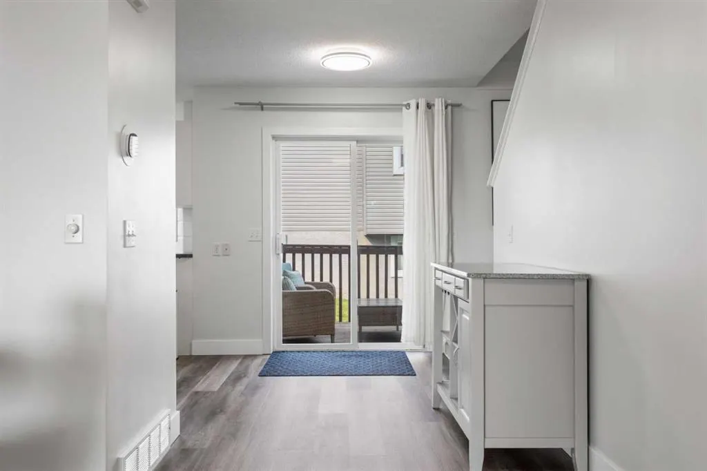 9 Sandarac Way NW