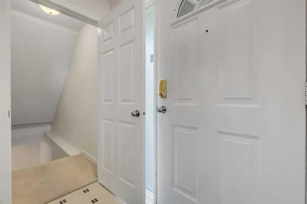 9 Sandarac Way NW