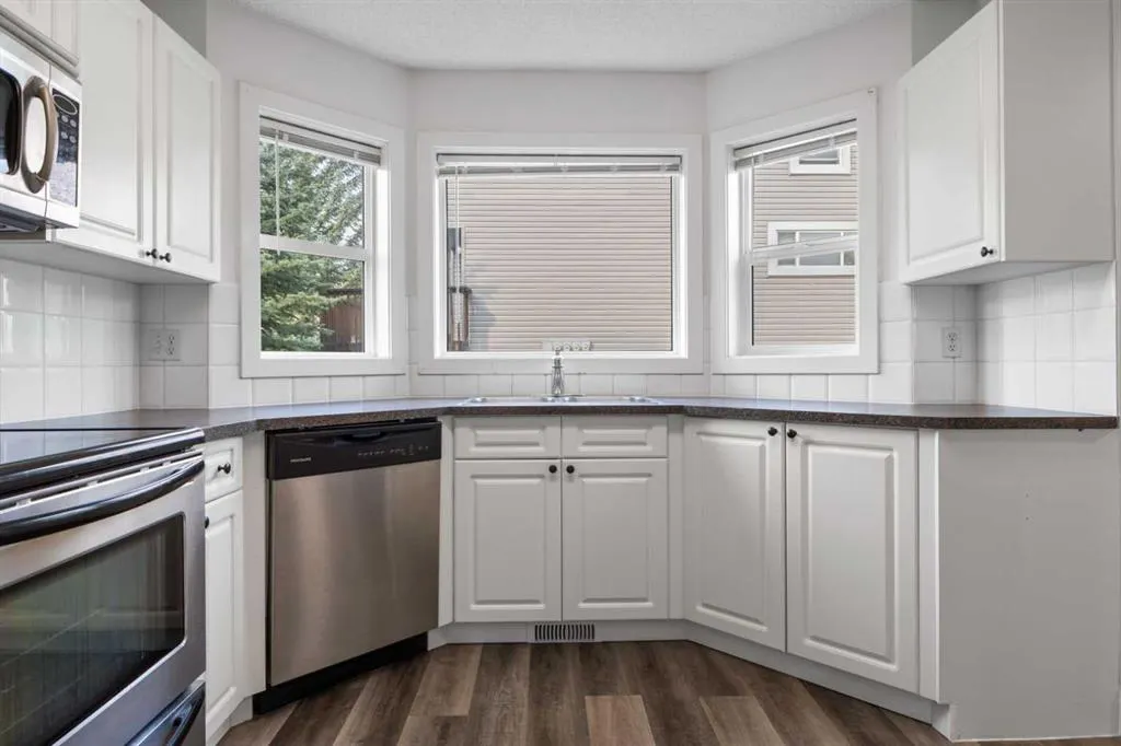 9 Sandarac Way NW