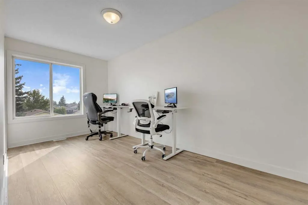 9 Sandarac Way NW