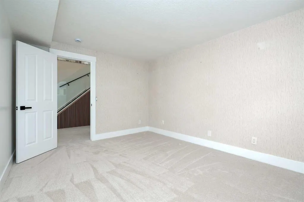 31 Scenic Park Crescent NW
