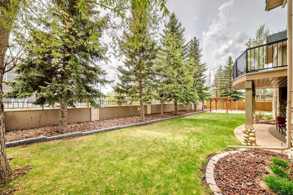94 Aspen Ridge Way SW