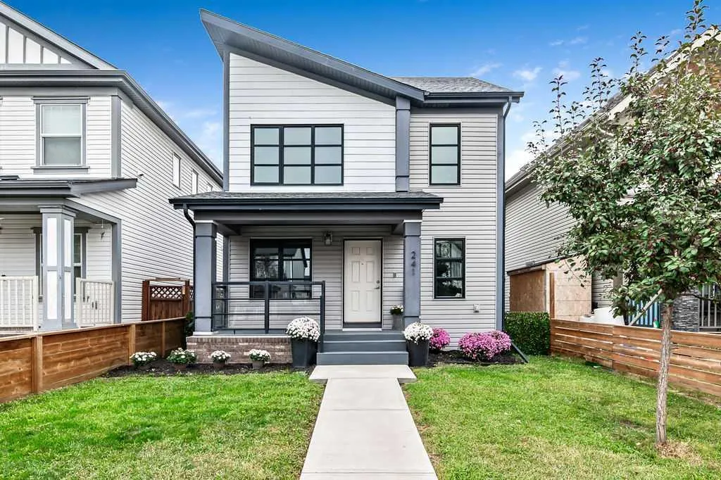 241 Copperpond Parade SE