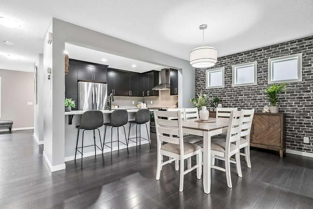 241 Copperpond Parade SE