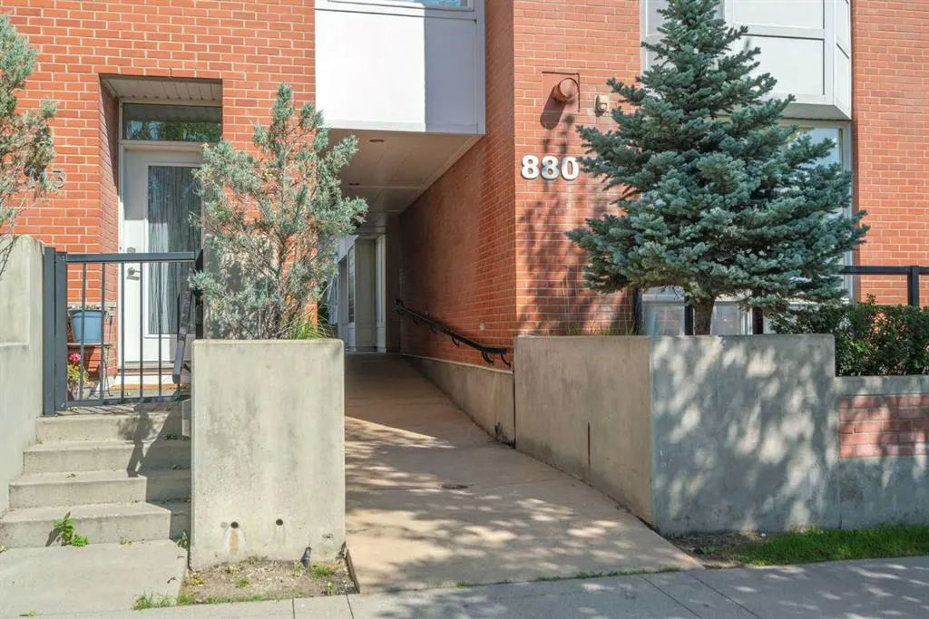 880 Centre Avenue NE, #301