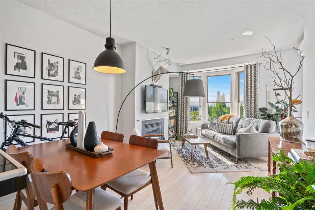 880 Centre Avenue NE, #301